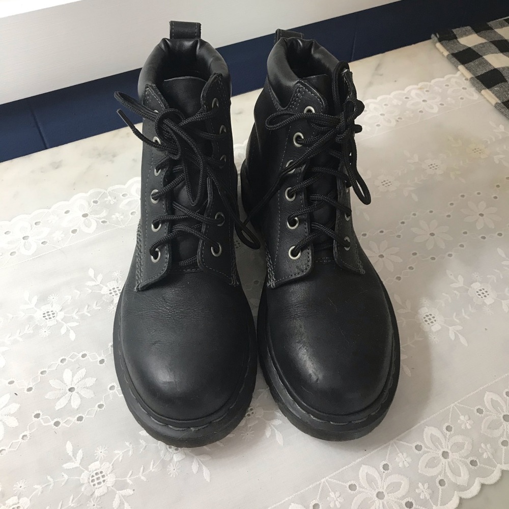 Black Dr. Martens Size 7 SOLD!!
